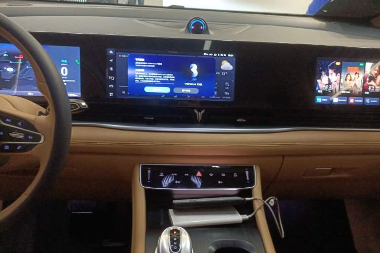 Used VOYAH Dream 2024 PHEV Extended-Range Premium Edition
