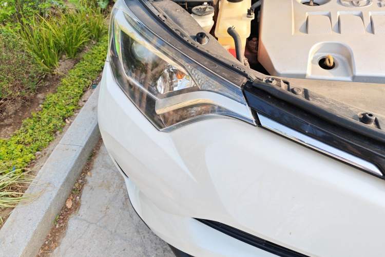 Used Toyota RAV4 2016 2.0L CVT Two-Wheel Drive Comfort Edition China V Standard
