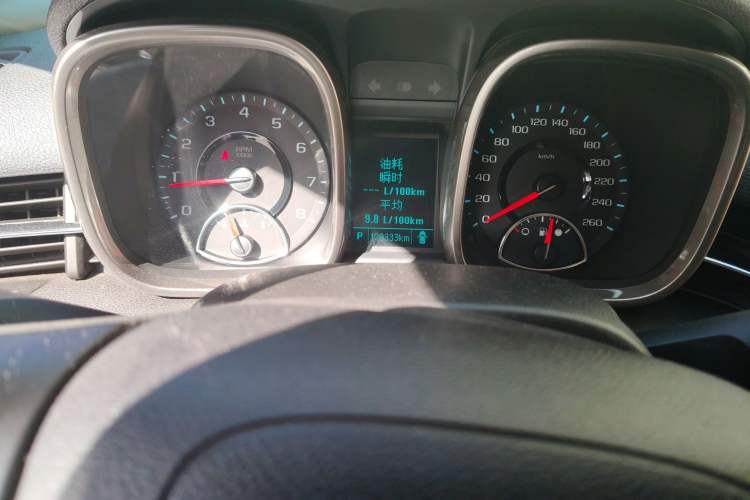 Used Chevrolet Malibu 2014 2.0L Automatic Luxury Edition Odometer Close Up