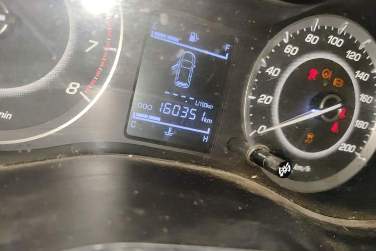 Used Baojun 560 2016 1.8L Manual Value Edition Odometer Close Up