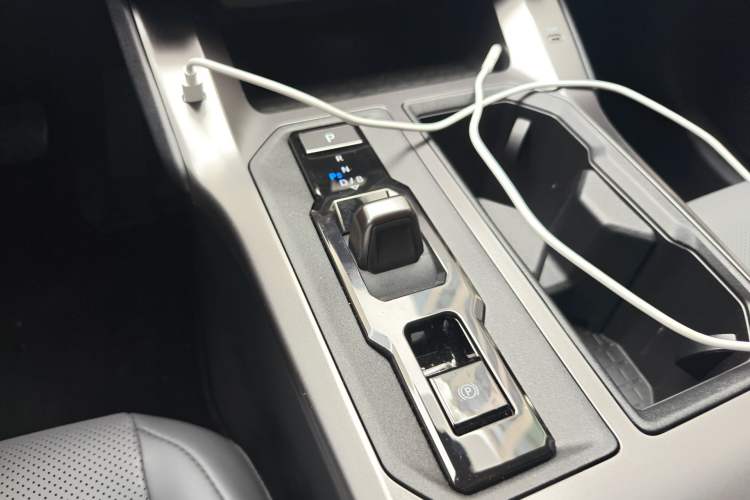 Used Toyota Wildlander 2026 Model 2.0L Smart Electric Hybrid Dual-Engine PRO