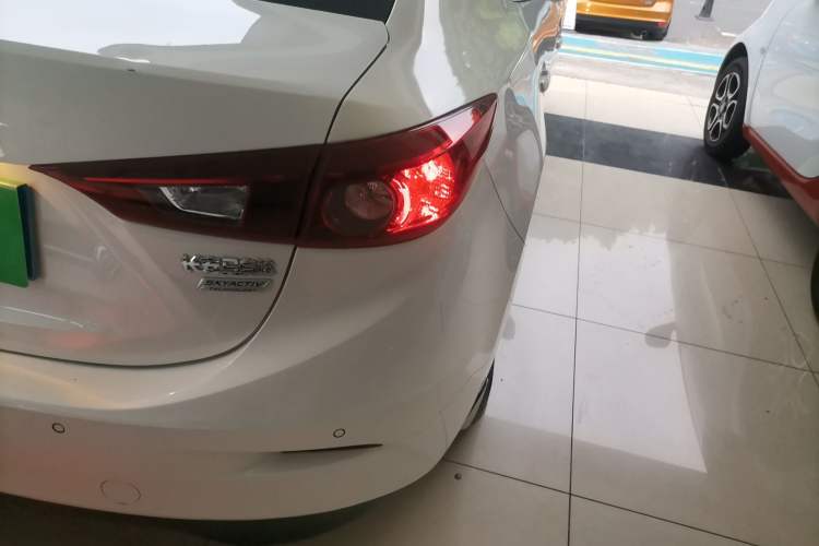 Used Mazda 3 Axela 2014 Sedan 1.5L Automatic Luxury Model Right Rear Taillight