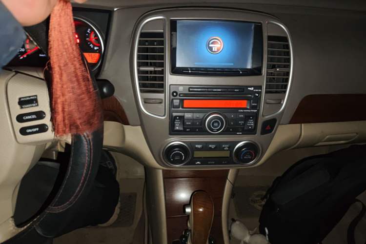 Used Nissan Sylphy 2009 2.0XL CVT Tech Edition Audio And AC Panel