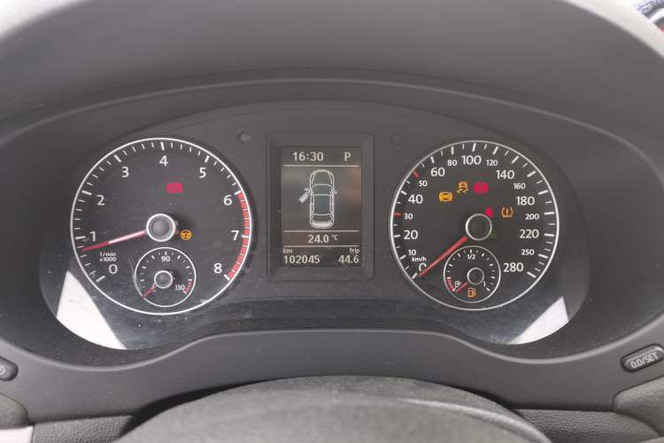 Used Volkswagen Sagitar 2014 Revised Version 1.4TSI Automatic Luxury Edition Instrument Cluster