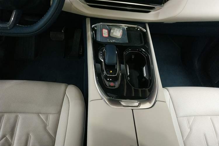 Used Zeekr 009 2024 Six-Seat Executive Version 4WD 108 kWh