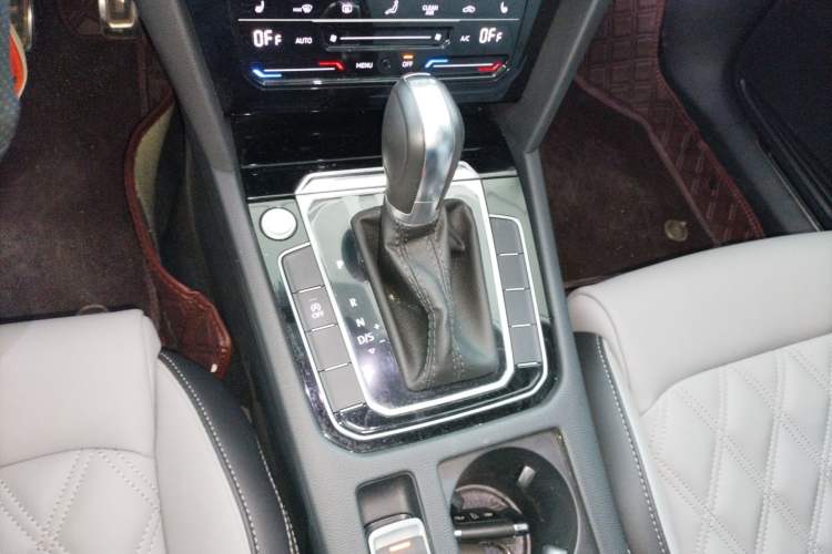 Used Volkswagen Magotan 2023 2 Million Units Limited Edition 330TSI DSG Leading Version Gear Lever