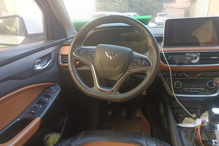 Used Wuling Hongguang S3 2018 1.5L Manual Luxury Model China V Standard