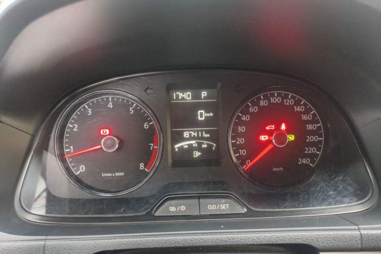 Used Volkswagen Lavida 2013 Revised Classic 1.6L Automatic Fashion Edition
