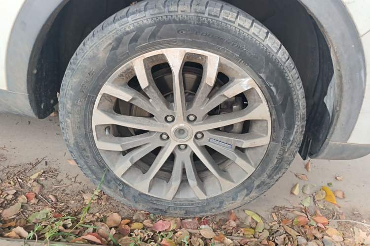 Used Haval H6 2017 Blue Label 1.3T Automatic Two-Wheel Drive ZhiShang Model Right Front Wheel Hub