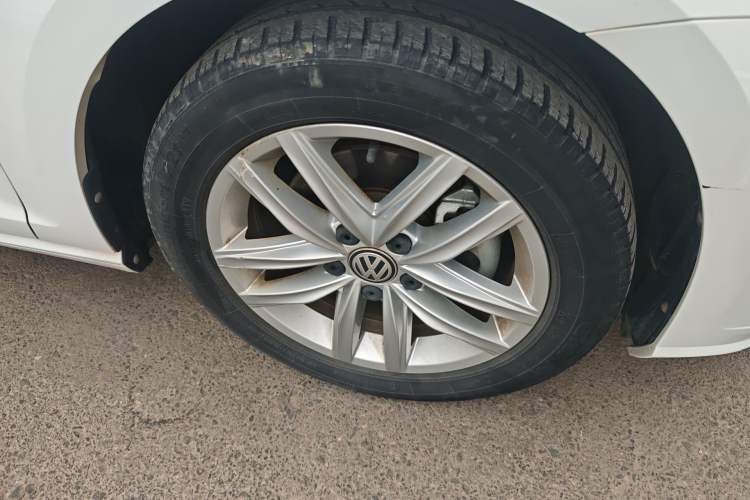 Used Volkswagen Golf 2019 280TSI DSG Comfort Version China VI Standard Right Front Wheel Hub