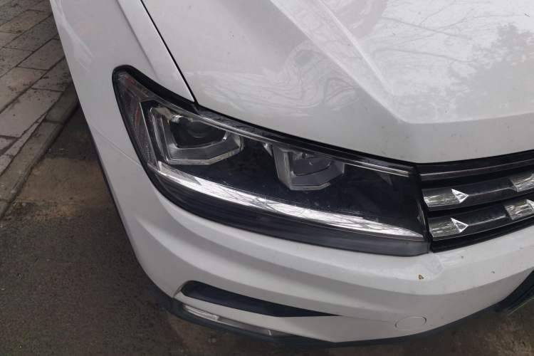 Used Volkswagen Tiguan L 2018 330TSI Automatic Two-Wheel Drive Luxury Edition Right Front Headlight