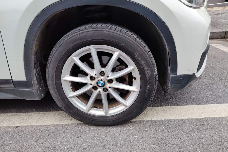 Used BMW X1 2016 sDrive18Li Fashion Model Right Front Wheel Hub