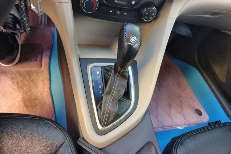 Used Buick GT 2015 15N Automatic Elite Version Gear Lever