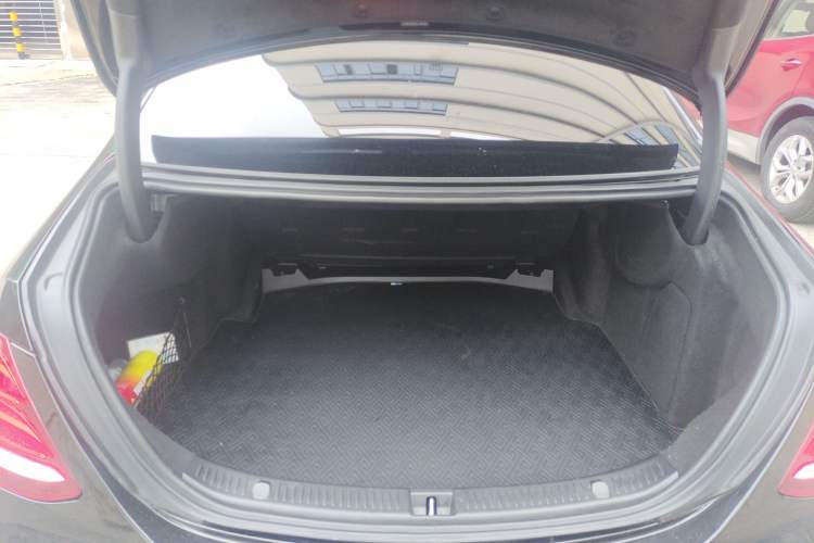 Used Mercedes-Benz E-Class 2018 E 200 L
