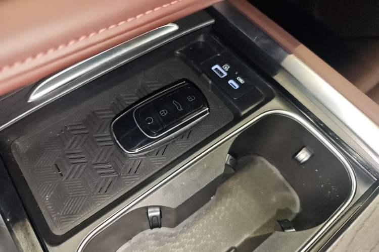 Used Chery Tiggo 8 PRO 2024 Champion Edition 290T Two-Wheel Drive Peak Version 7 Seats
