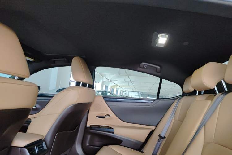 Used Lexus ES  Headliner