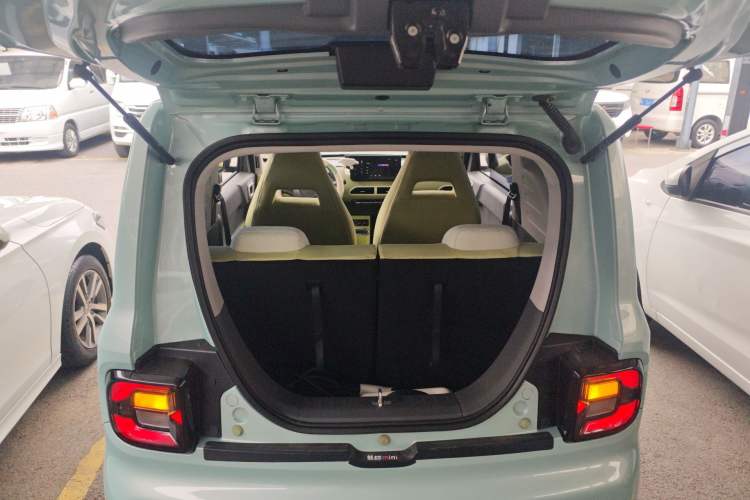 Used Geely Galaxy Panda 2023 Panda Mini 200km Endurance Bear Trunk