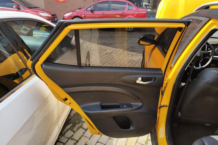 Used Kia kx1 Stonic 2021 1.4L CVT Fun & Sunroof Model
