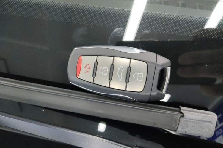Used Haval F7 2019 2.0T Four-Wheel Drive iJoy China V Standard Vehicle Key