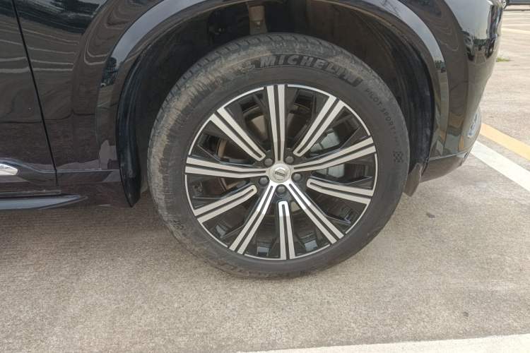 Used Volvo XC90 2024 B6 Zhiyi Luxury 7-Seater Right Front Wheel Hub