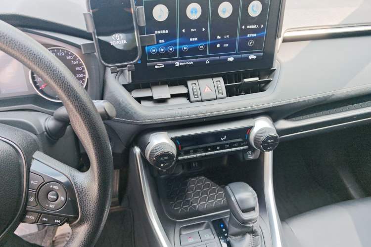 Used Toyota Wildlander 2021 2.0L CVT Two-Wheel Drive Luxury Edition Audio And AC Panel