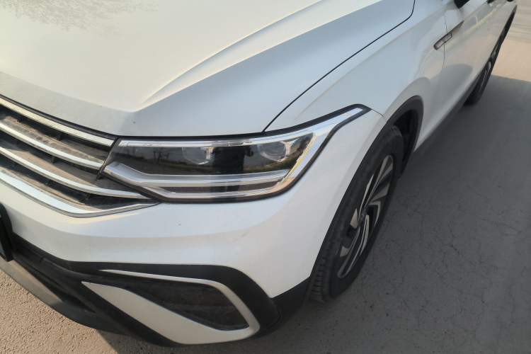 Used Volkswagen Tiguan L 2023 330TSI Automatic Two-Wheel Drive Smart Edition Left Front Headlight