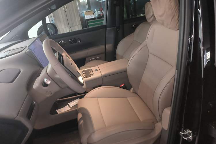 Used Li Auto Li Auto i6 2025 Model Two-Wheel-Drive Standard Type