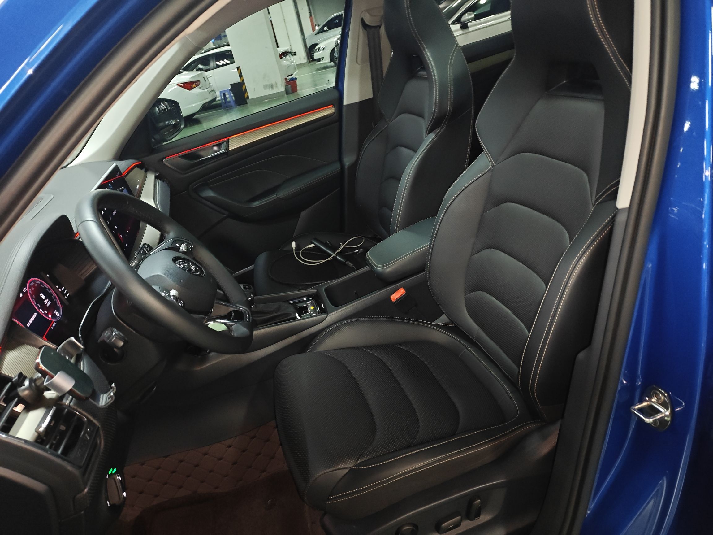 Переднее сиденье в автомобиле