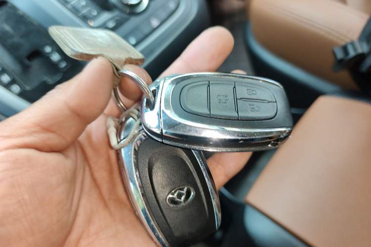 Used SAIC MAXUS G10 2018 PLUS 2.0T Automatic Luxury Executive Edition Vehicle Key