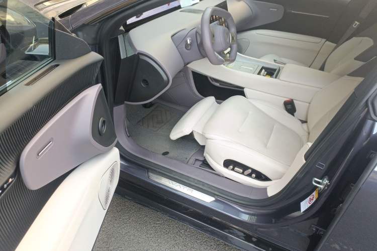 Used Avatr 12 2025 Max Extended-Range Edition Driver Seat