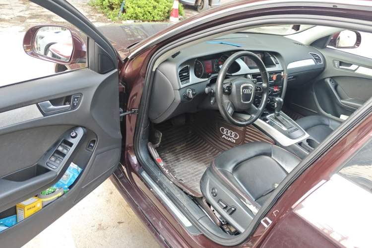 Used Audi A4L 2012 2.0 TFSI automatic standard version