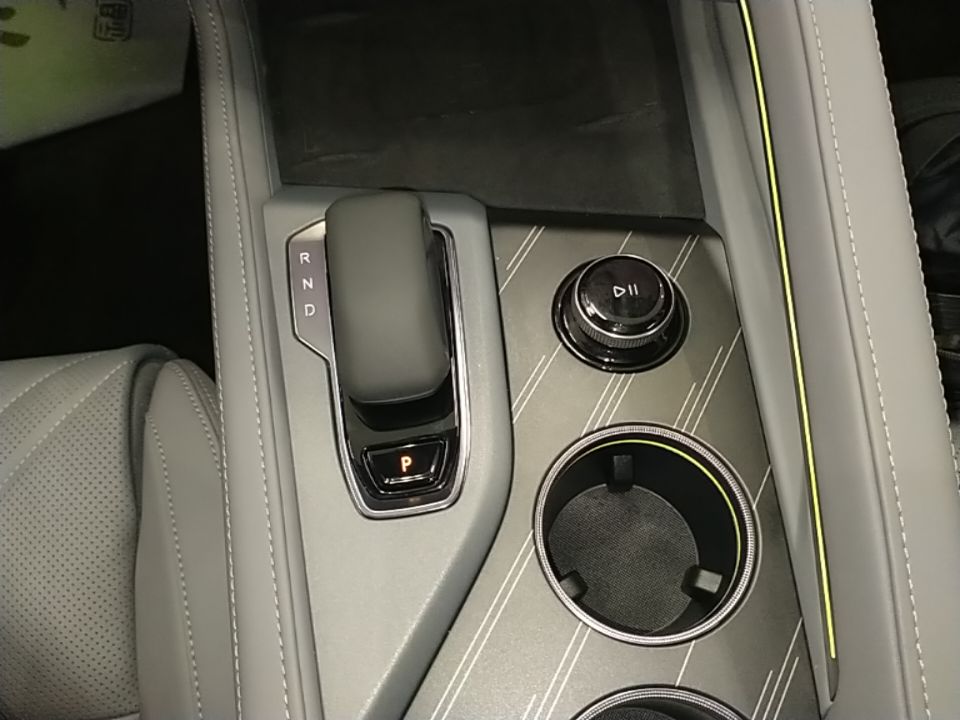 Zeekr 001 2025 YOU Edition 100 kWh All-Wheel Drive — снимка 18