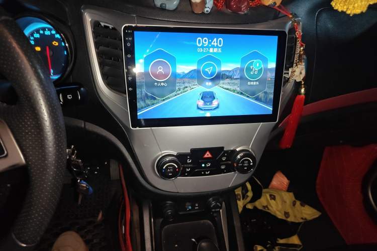 Used CHANGAN CS35 2014 1.6L Automatic Luxury Navigation Model China IV Standard
