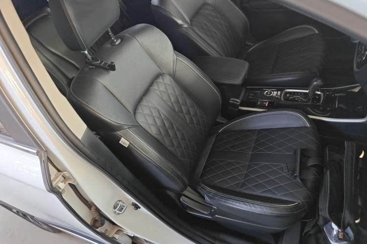 Used Mitsubishi Outlander 2020 2.4L 4x4 Zhi Xiang Edition 7-Seater
