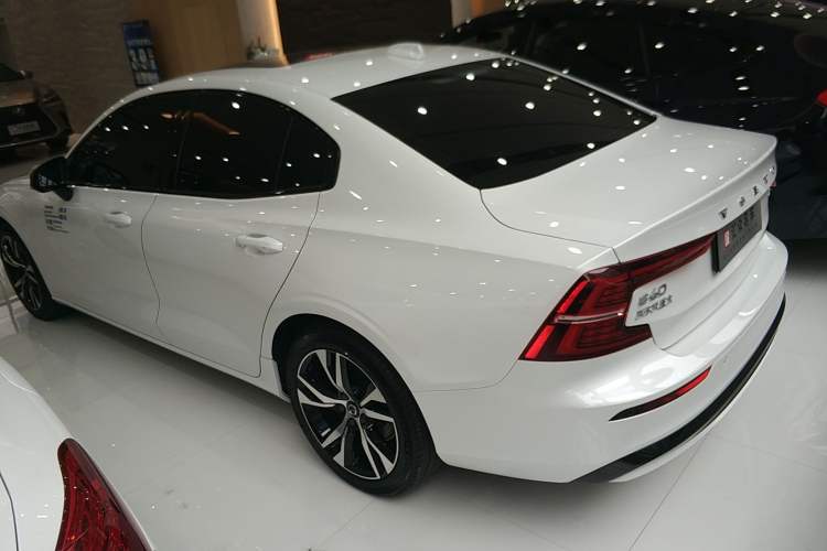 Used Volvo S60 2023 B5 Zhiya Sport Edition Rear Left 45 Deg