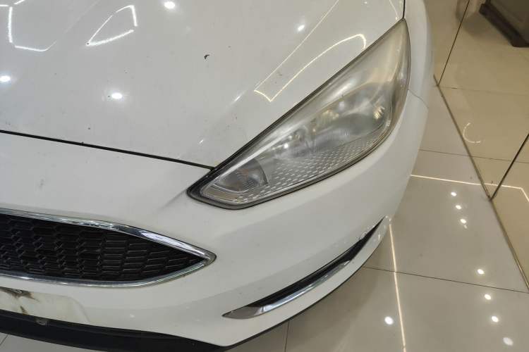 Used Ford Focus 2015 Hatchback EcoBoost 125 Automatic Supreme Style Edition
