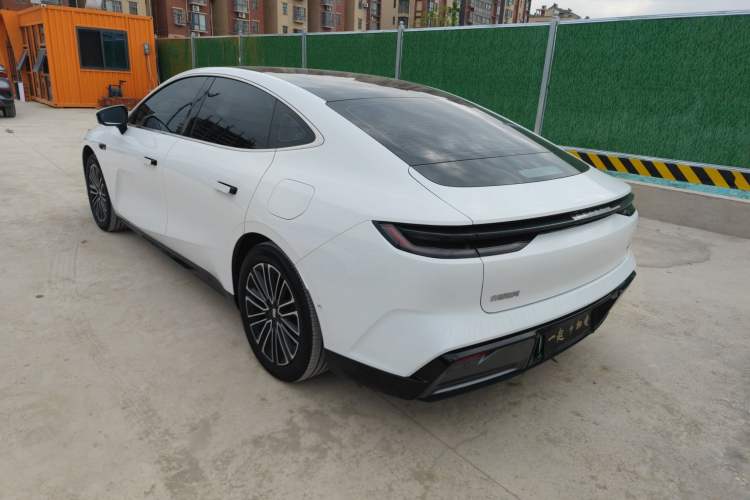 Used Geely Galaxy E8 2025 575 km Intelligent Driving Edition Rear Left 45 Deg