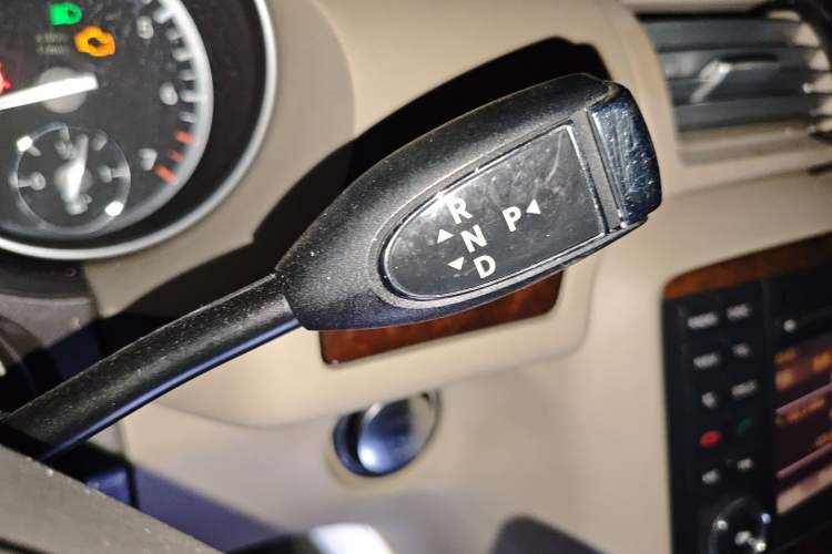 Used Mercedes-Benz R-Class 2011 R 350 L 4MATIC
