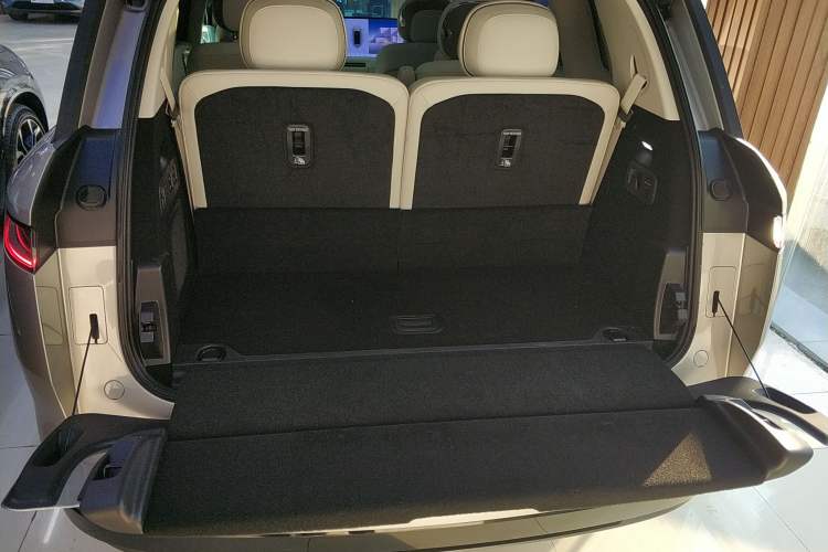 Used Lynk & Co 900 2025 1.5T Ultra
