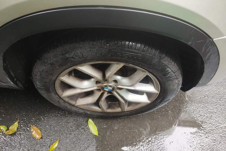 Used BMW X3 2013 Revised xDrive28i Luxury Edition Right Front Wheel Hub