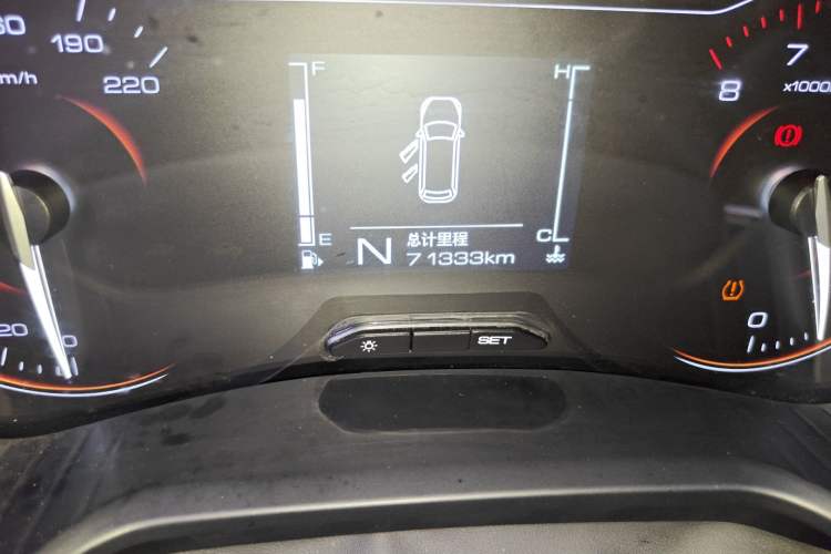 Used Wuling Jiachen 2022 1.5T Manual Light Enjoyment Dynamic Version Odometer Close Up
