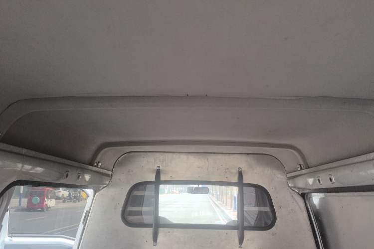 Used Wuling Zhiguang 2020 1.2L Van Utility Model China VI Emission Standard 2 Seats LSI
