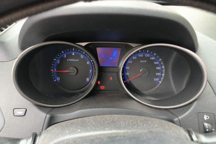 Used Hyundai ix35 2015 2.0L Manual Two-Wheel Drive Comfort Version China IV Standard Instrument Cluster