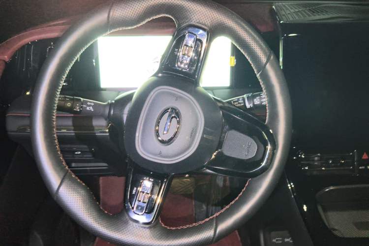Used GAC Trumpchi M8 2023 Zongshi Series 400T Ultimate Edition Steering Wheel