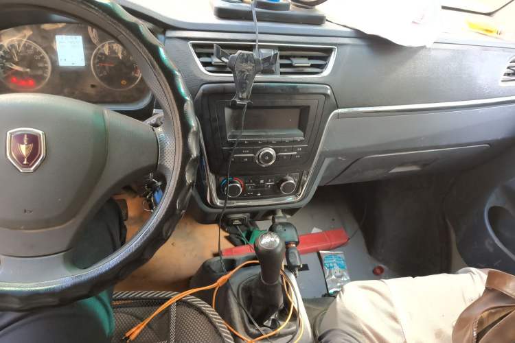 Used Jinbei Hiace X30 2019 1.5L Van Comfort Model China VI SWC15M Audio And AC Panel