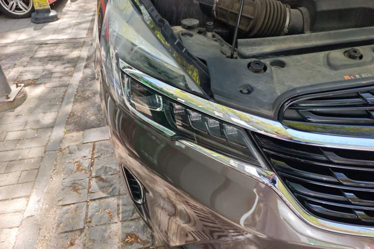 Used Buick GL8 2020 Land Cruiser Executive Class 652T Comfort Model Right Front Headlight