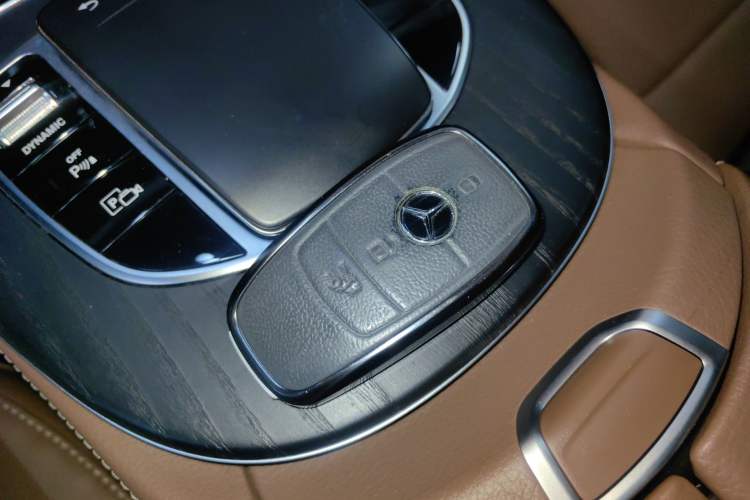 Used Mercedes-Benz E-Class New Energy 2023 E 350 e L Plug-in Hybrid Sports Sedan Vehicle Key