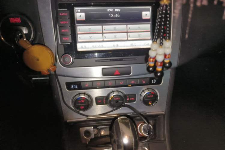 Used Volkswagen FAW-Volkswagen CC 2013 2.0 TSI Luxury Model Audio And AC Panel