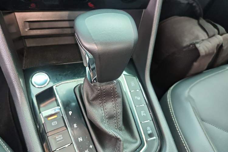 Used Volkswagen Tiguan L 2021 330TSI Automatic Two-Wheel Drive R-Line Enhanced Edition Gear Lever