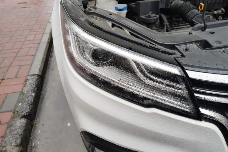Used Roewe RX3 2020 1.6L CVT 4G Connected Ultra-Cool Flagship Edition Right Front Headlight